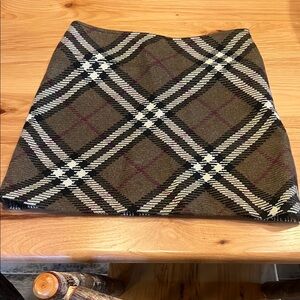 Burberry nova check Plaid wool Women's Skirt in Brown, Black, and burgundy